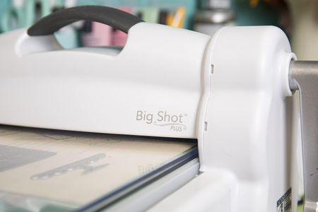 Sizzix Big Shot Plus Die Cutting Machine – Manual Craft Tool