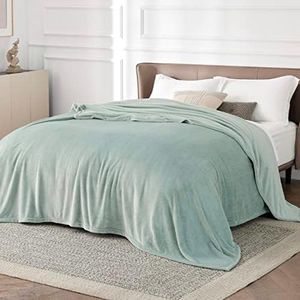 Bedsure Fleece Blanket King Size for Bed - Soft Cosy Fluffy Throw Blankets, Warm Large Throws for Audlts, Sage Green, 270x230 cm