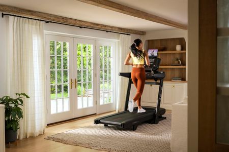 Bowflex T9 Folding Treadmill – XL Deck, 20km/h, 15% Incline, Bluetooth