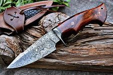 Skinning Knife With Walnuts