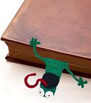 Zaruatu Crochet Bookmarks 3D Cute Bookmarks for Women Animal Knitted Bookmarks for Book Lovers Funny Bookmarks for Kids Unique Cool Book Marks New Year Birthday Present (Frog)