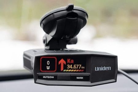 Uniden R8 Radar and Laser Detector – Long Range, Dual Antenna