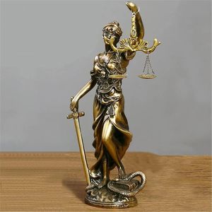 KTYDRY Estatua de la diosa de la justicia, diseño antiguo griego/romano para oficina, estantería, mesa o decoración de jardín, escultura de ángel hecha a mano (3.7 x 2 x 3.5 pulgadas)