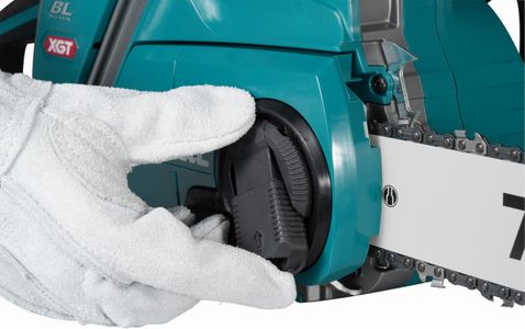 Makita 40V XGT 16" Cordless Chainsaw – Lightweight Electric Saw