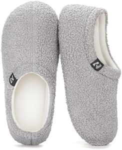 RockDove Women's Teddy Fleece Closed Back Indoor Slipper, Size 7-8 US Women, Light Gray