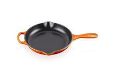 Le Creuset Signature Enamelled Cast Iron Skillet Frying Pan With Helper Handle and Two Pouring Lips, 23 cm, Volcanic, 20182230900422