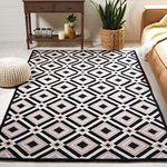 SAFAVIEH Four Seasons Collection Area Rug - 6' x 9', Black & Grey, Hand-Hooked, Non-Shedding & Easy Care, Ideal for High Traffic Areas in Living Room, Bedroom (FRS483A)