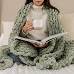 SAMIAH LUXE Sage Green Chunky Knit Blanket Throw 50x60, Chunky Knit Throw Blanket for Couch, Large Chunky Knitted Throw Blanket, Chenille Throw Blanket, Knit Throw Blanket for Bed,Knit Chunky Blanket