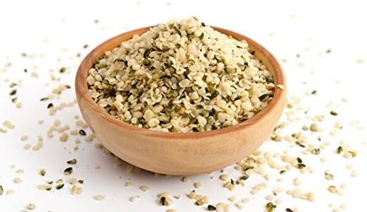 Graines de chanvre décortiquées 1kg | Graines de chanvre pelées | Teneur élevée en fer et en oméga 3 | Idéal pour les recettes ou se grignotent à l'apéritif | Vegan et végétarien | Céréales crues.