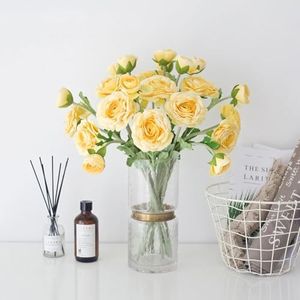 YunNasi Camelia Artificiali Realistici Tocco Reale Fiori Artificiali Piante Finte per la Decorazione Della Casa Bouquet di Fiori per Matrimonio Regalo per le donne (Giallo, 6pcs)