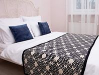 SAOL Knitwear Bed Scarf Runner Made of Soft Blend (Navy, King Bed)