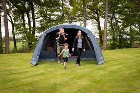 Vango Savannah Air 600XL 6-Person Inflatable Tent – AirBeam, Double Living, Midnight Bedrooms, Waterproof, Groundsheet