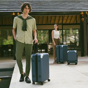 LEVEL8 3-Piece Luggage Set – Hardshell Spinner Suitcases with Laptop Compartment, Black (20/24/28”)