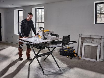 DEWALT Wet Tile Saw, 940mm – Precision Cutting Tool