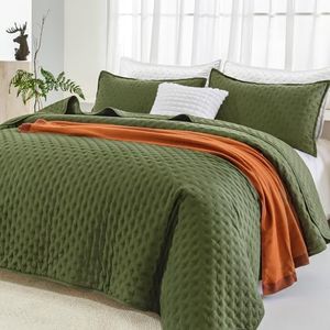 Andency Green King Size Quilt Bedding Set (106x96 Inch), 3 Pieces Soft Lightweight Bedspread Coverlet, Boho Summer Quilt King Size for All Season(1 Quilt, 2 Pillow Shams)