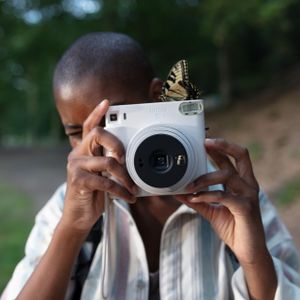 Instax SQ1 Instant Camera – Chalk White