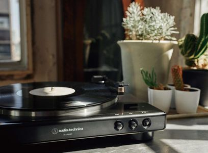 Audio-Technica Bluetooth Turntable – LP60XBT, Black