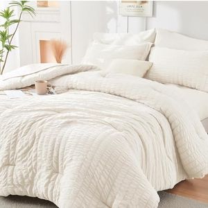 HYMOKEGE Ivory Oversized King Comforter Set Seersucker 7 Pieces, All Season Luxury Bed in a Bag for Bedroom, Bedding Set with Comforter, Sheets, Pillowcases & Shams