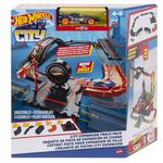 Hot Wheels City Track Pack, 10 Piece Set Includes Track Base & Various Track Pieces to Build a Cityscape, with 1 Hot Wheels Car, Connects to Other Sets, Gift for Kids 4 Years & Up, HDN95