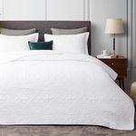 Hansleep White Quilt California King Size - Baroque Ultrasonic All Season Bedspread California King, Soft Lightweight Coverlet Bedding Set, 3 Piece (1 Quilt, 2 Pillow Shams)