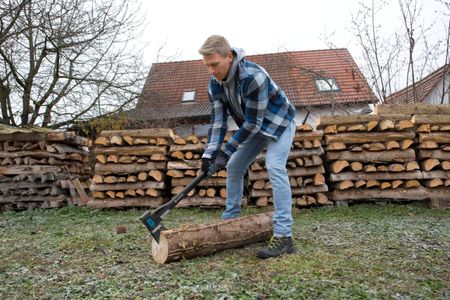 Gardena Splitting Axe 70cm – Heavy Duty Wood Chopping Tool