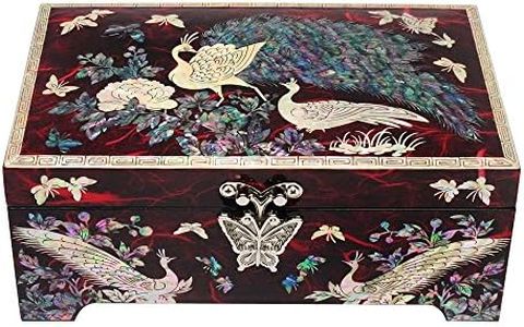 Portagioie orientale in madre perla, legno rosso laccato, disegni pavone.