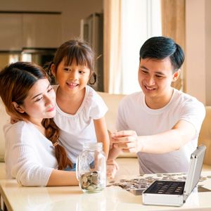 MATANA Premium Aluminium Lockable Coin Storage Case – 6 Trays, Holds 100+ Coins