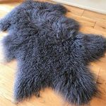 Genuine Tibetan Rug， Mongolian Lamb Sheepskin Curly Fur Pelt Throw Fur Area Rug Carpet Chair Cover with Super Fluffy Thick Decorativeas Throw Rug in Bedroom, Living Room, Grey