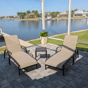 PURPLE LEAF Outdoor Chaise Lounge Chair Set of 3 Patio Pool Lounger Aluminum Chairs with Side Table Adjustable Tanning Recliner for Outside Yard Deck Lawn Garden Beach Khaki