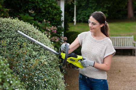 Ryobi 18V ONE+ Cordless Hedge Trimmer, 45cm Blade – Body Only