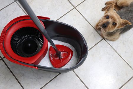 O-Cedar Spin Mop – Red/Gray Microfibre Floor Cleaning System