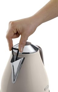 DeLonghi Icona Electric Kettle, Pastel Cream – Retro Style
