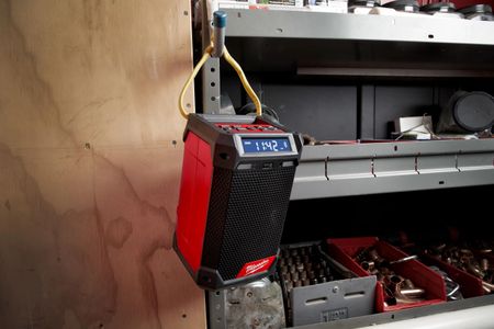 Milwaukee M12 Jobsite Radio – Portable Cordless Bluetooth Speaker
