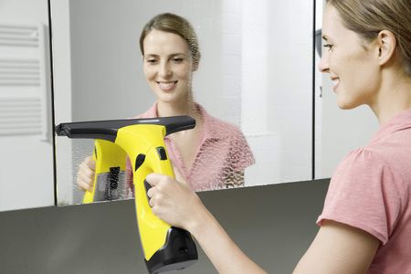 Kärcher WV 2 Window Vacuum Cleaner – Cordless Glass Cleaning