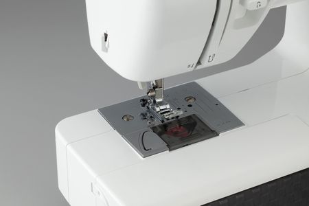 Brother HF27 Heavy Duty Sewing Machine – 27 Stitches, Metal Frame