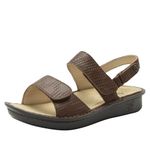 Women's Alegria, Verona Sandal, Basketry Coffee, 10.5-11 Wide