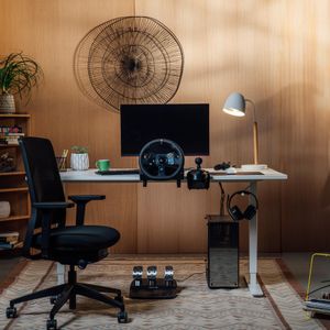 Logitech G920 Racing Wheel Bundle – Xbox & PC Driving Simulator Set