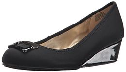 Bandolino Women's Tad Pump, Black Fabric, 5.5 M US