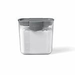 Starfrit ProKeeper Powdered Sugar Container with Dusting Spoon & Leveler - Graduated Measurements - 1.7LB/770g - Airtight