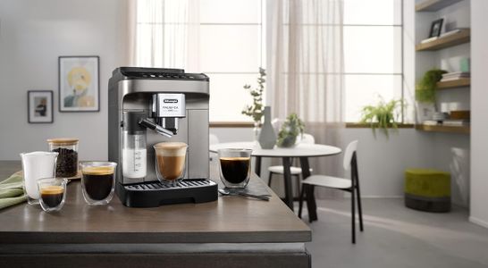 De'Longhi Magnifica Evo Bean to Cup Coffee Machine – Milk Frother, 7 Recipes, Black