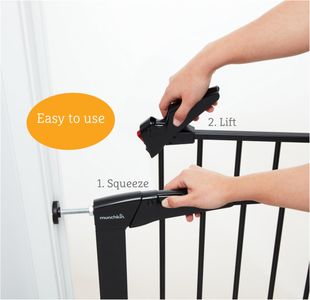 Munchkin Maxi-Secure Safety Gate, Black, 76-82cm Adjustable