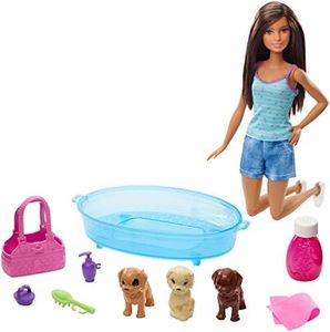Mattel - Barbie y Sus Cachorros, muñeca Morena con Perritos y Accesorios, Juguetes +3 años (GDJ39)
