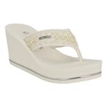 GUESS Women's Silus Wedge Sandal, White 140, 8.5 UK