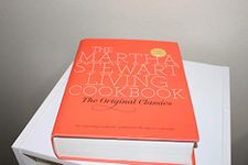 The Martha Stewart Living Cookbook: The Original Classics