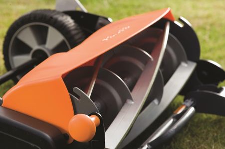Fiskars StaySharp Max Reel Lawn Mower – 46cm Contactless Cutting, Black/Orange