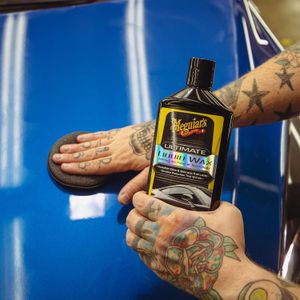 Meguiar's Ultimate Liquid Car Wax 473ml – Durable Shine with Towel & Applicator