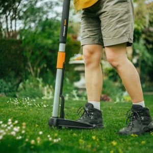 Fiskars SmartFit Adjustable Weed Puller – Garden Weeding Tool