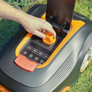 LawnMaster L10 Robotic Lawnmower – Auto Mower with Dock, 400m², 18cm Cut