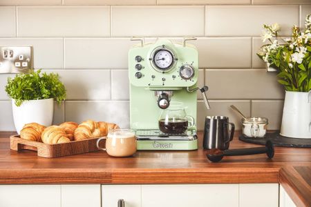 Swan Retro Espresso Machine – Green Coffee Maker