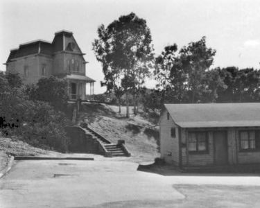 New 8x10 Photo: The Bates Motel of 'Psycho' - 1960 Horror Film